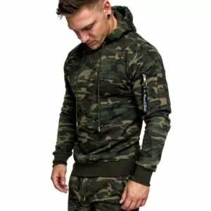 Camouflage grön hoodie med attityd 299 kr