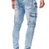 Ljusblåa stretch jeans med cargofickor baksida
