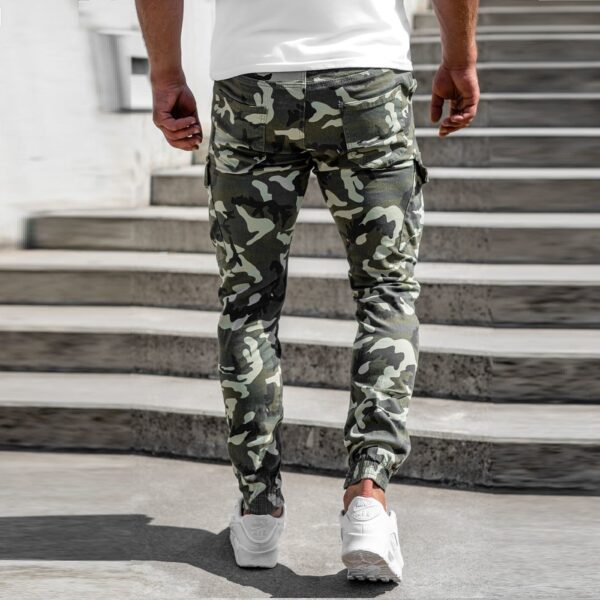 Camouflage Jeans - Herrjeans med camo mönster bakifrån