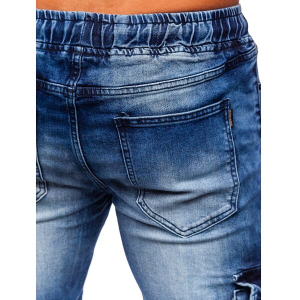 Blåa slitna jeans joggers med benfickor zoomad bakifrån