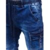 Blåa jeans joggers med cargofickor med knapp zoomad framifrån