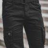 Chino shorts - Svarta Herrshorts med extra fickor på benen framifrån zoom