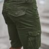 Cargoshorts herr - gröna chino shorts bakifrån zoom