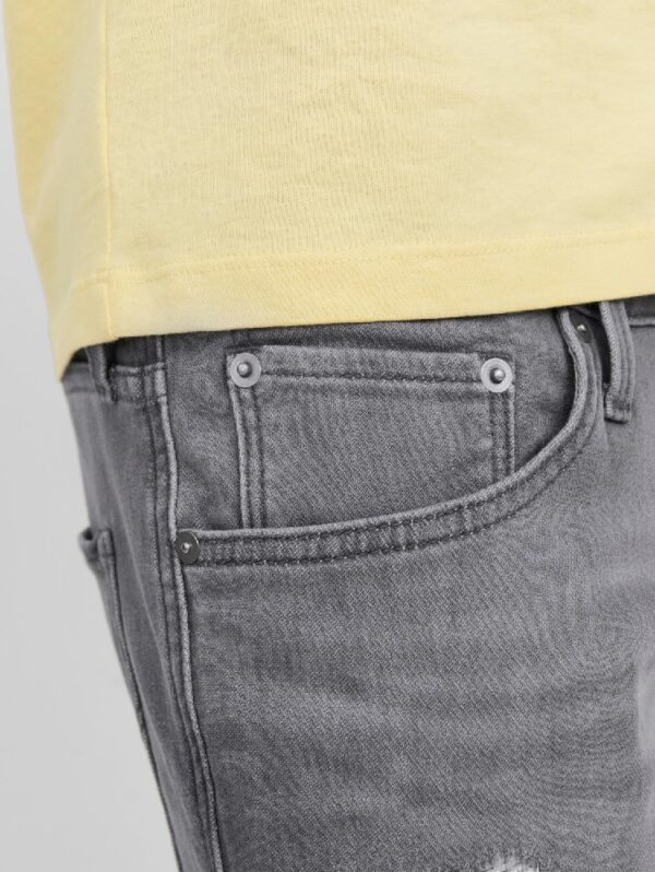 Gråa jeansshorts från JACK & JONES zoom