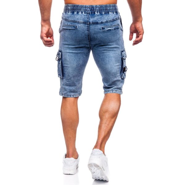 Blåa jeansshorts med cargofickor - Herrshorts bakifrån