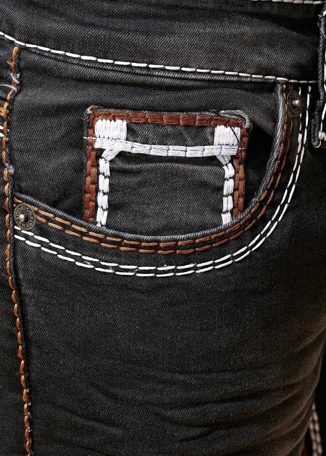 Svarta Jeans med lättare slitningar