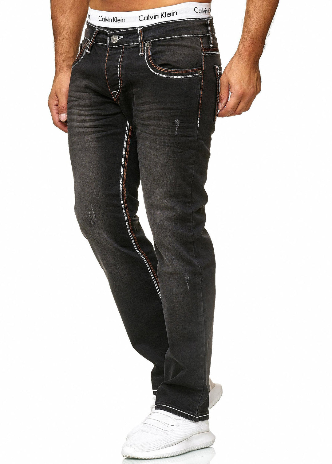 Svarta Jeans med lättare slitningar