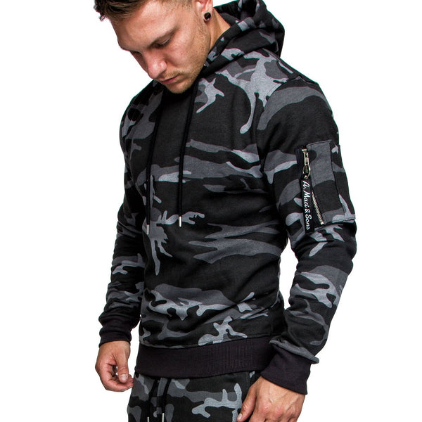 Camouflage svart hoodie med attityd 299 kr