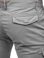 Gråa cargoshorts - Herrkläder zoomad bak