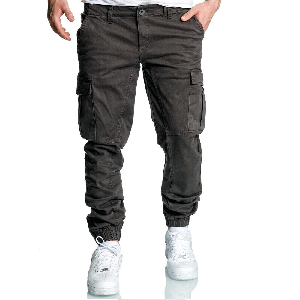 Antracitgråa Chino Joggers 499 kr - Herrbyxor med cargofickor - chinos framifrån