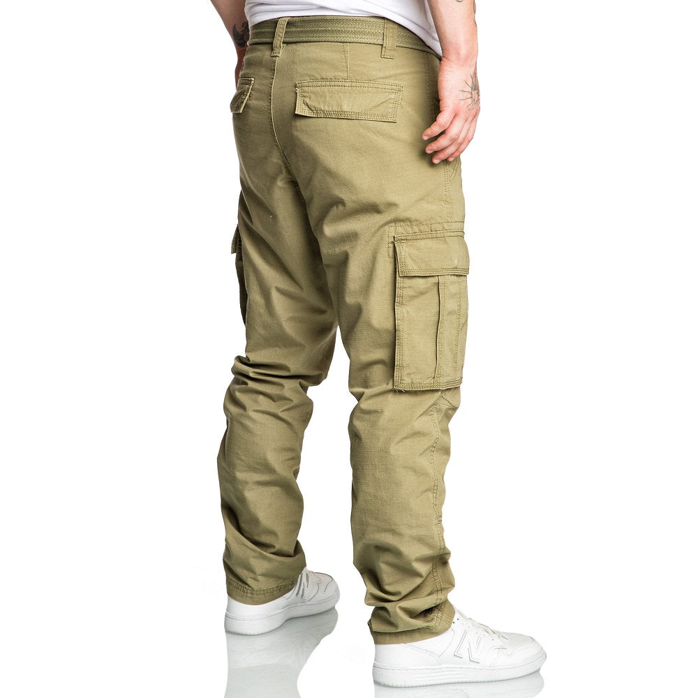 Gröna chinobyxor med cargofickor och bälte bakifrån