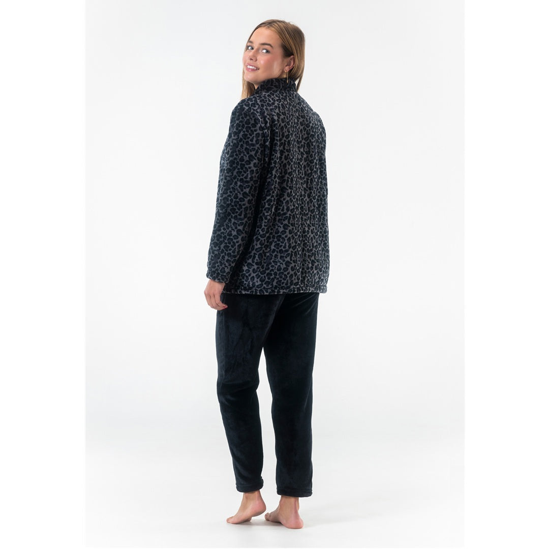 Fleece set dam i svart leopardmönster från Gaubert sett bakifrån