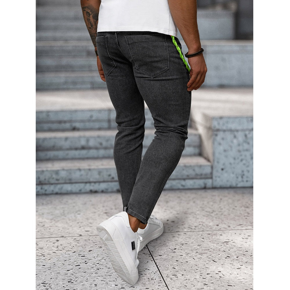 Jeans med hängsmycke - Grafitgråa Herrbyxor bakifrån