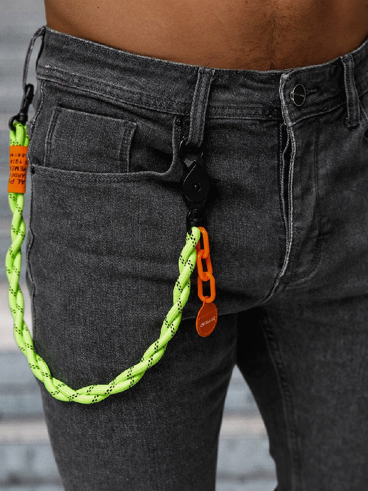 Jeans med hängsmycke - Grafitgråa Herrbyxor zoomad fram