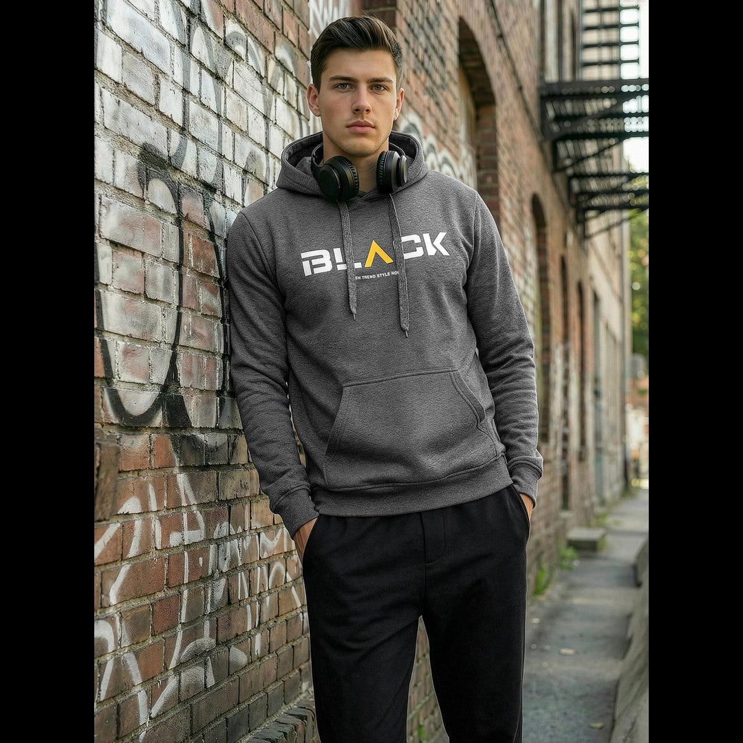 Grå hoodie för herr med BLACK-tryck i modern streetwear-stil
