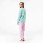 Pyjamas dam 100% bomull från Gaubert® med mintgrön långärmad tröja och rosa pyjamasbyxor bakifrån