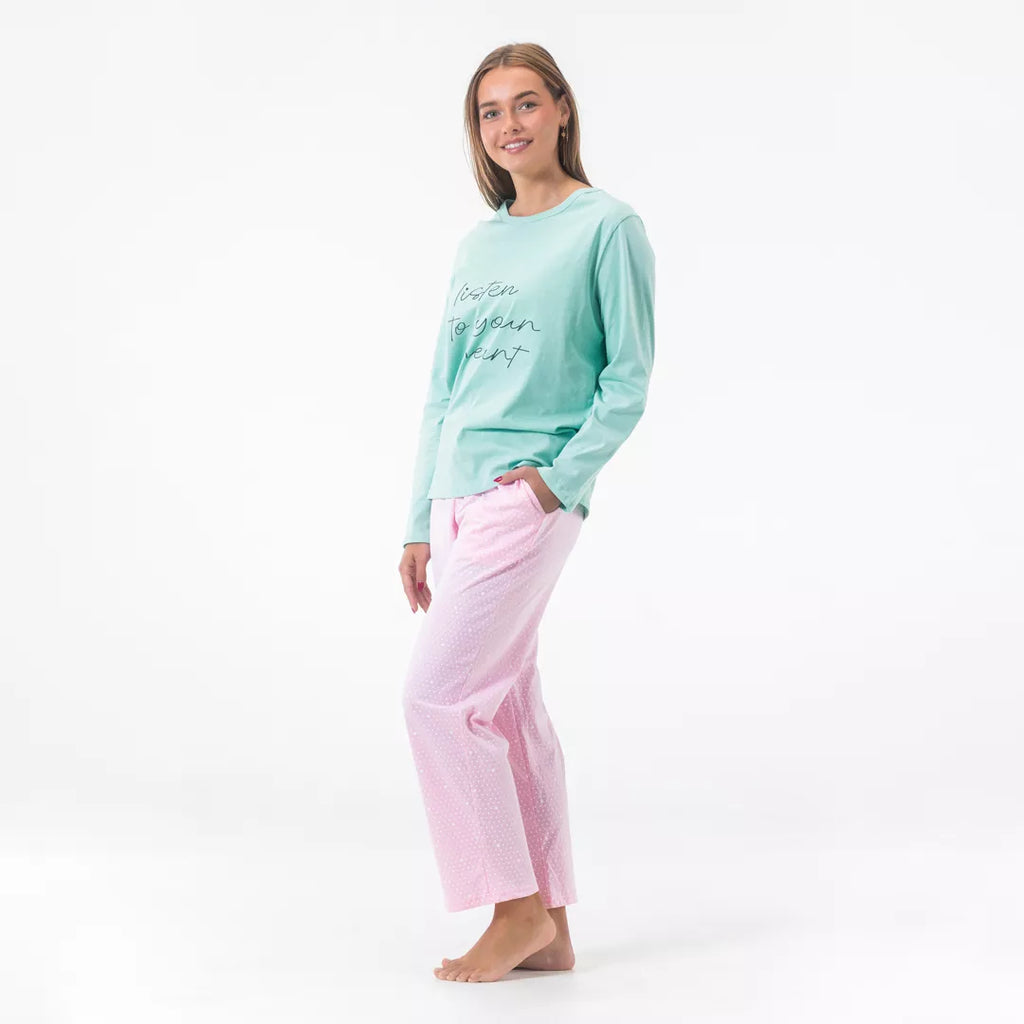 Dam bär Gaubert® långärmad bomullspyjamas med mintgrön tröja och rosa pyjamasbyxor