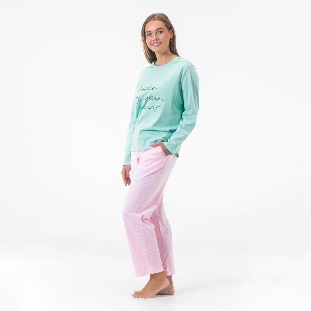 Dam bär Gaubert® långärmad bomullspyjamas med mintgrön tröja och rosa pyjamasbyxor