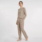 Långärmad leopardmönstrad pyjamaströja för dam i 100% bomull från Gaubert modell från sidan