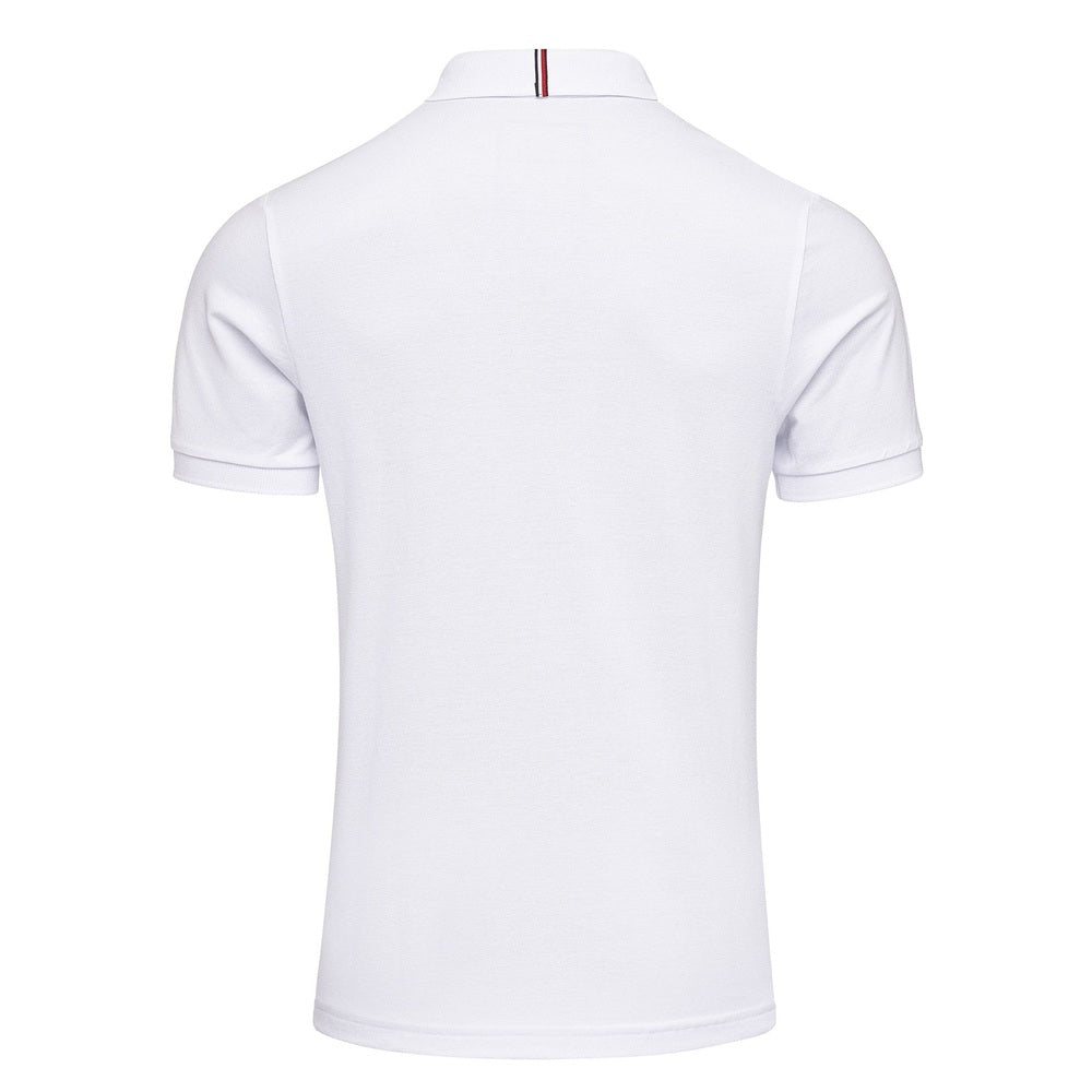 Klassisk vit piketröja herr bakifrån