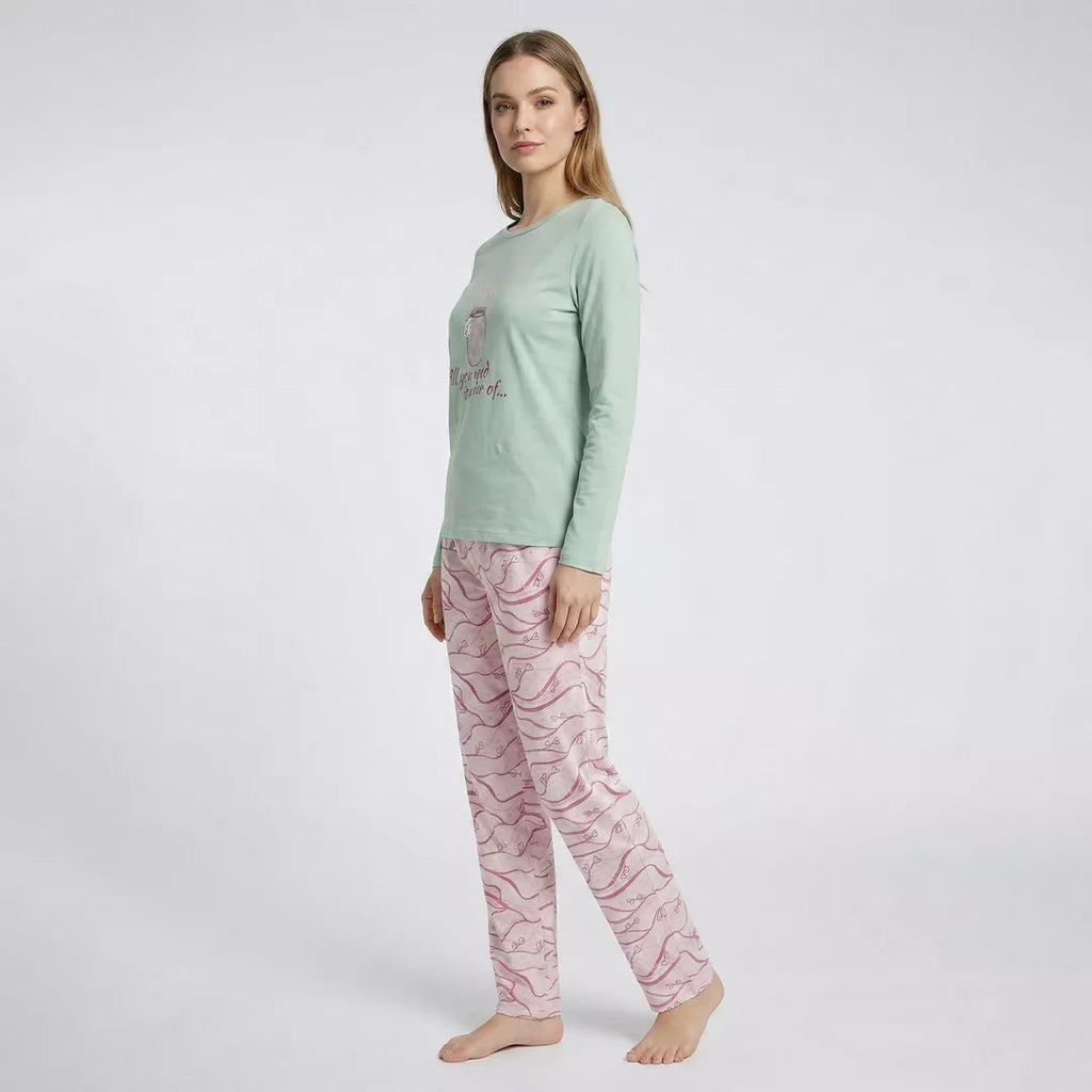 Långärmad pyjamas dam i 100% bomull med bekväm passform och långbyxor från sidan