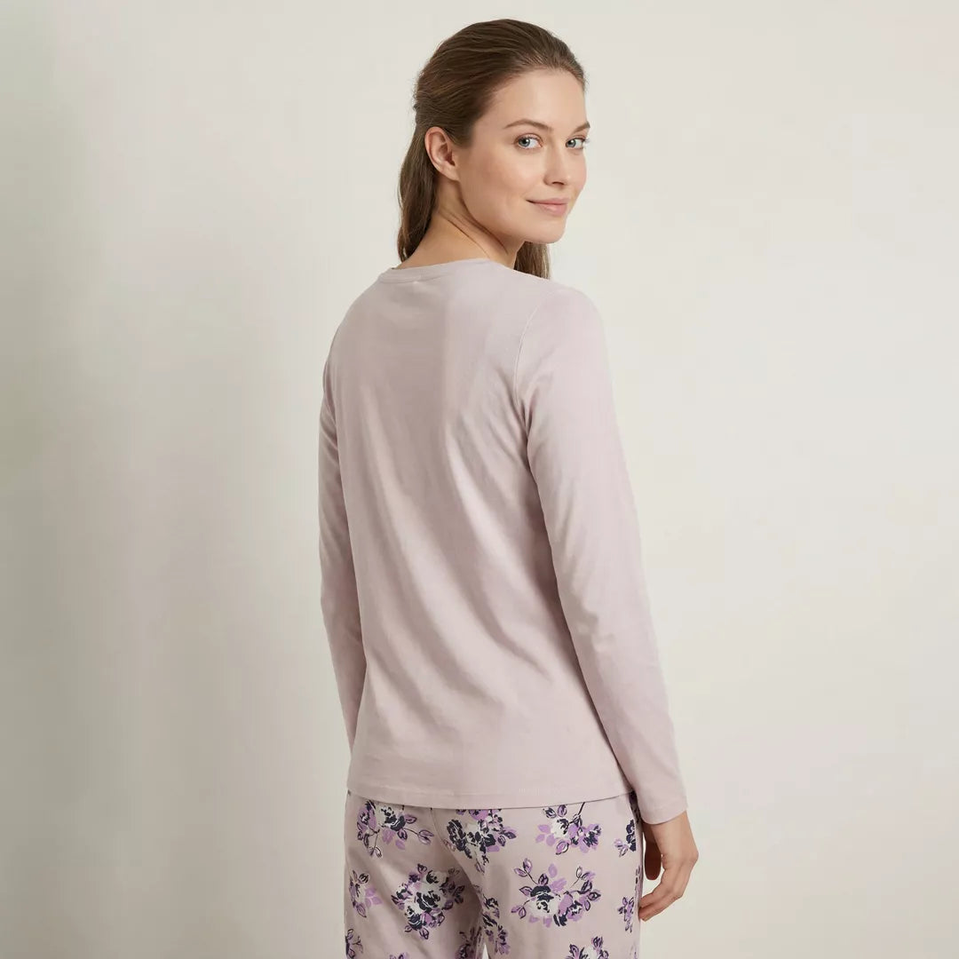 Långärmad pyjamaströja för dam i 100% bomull med motivet Worry Less Live More modellbild bakifrån