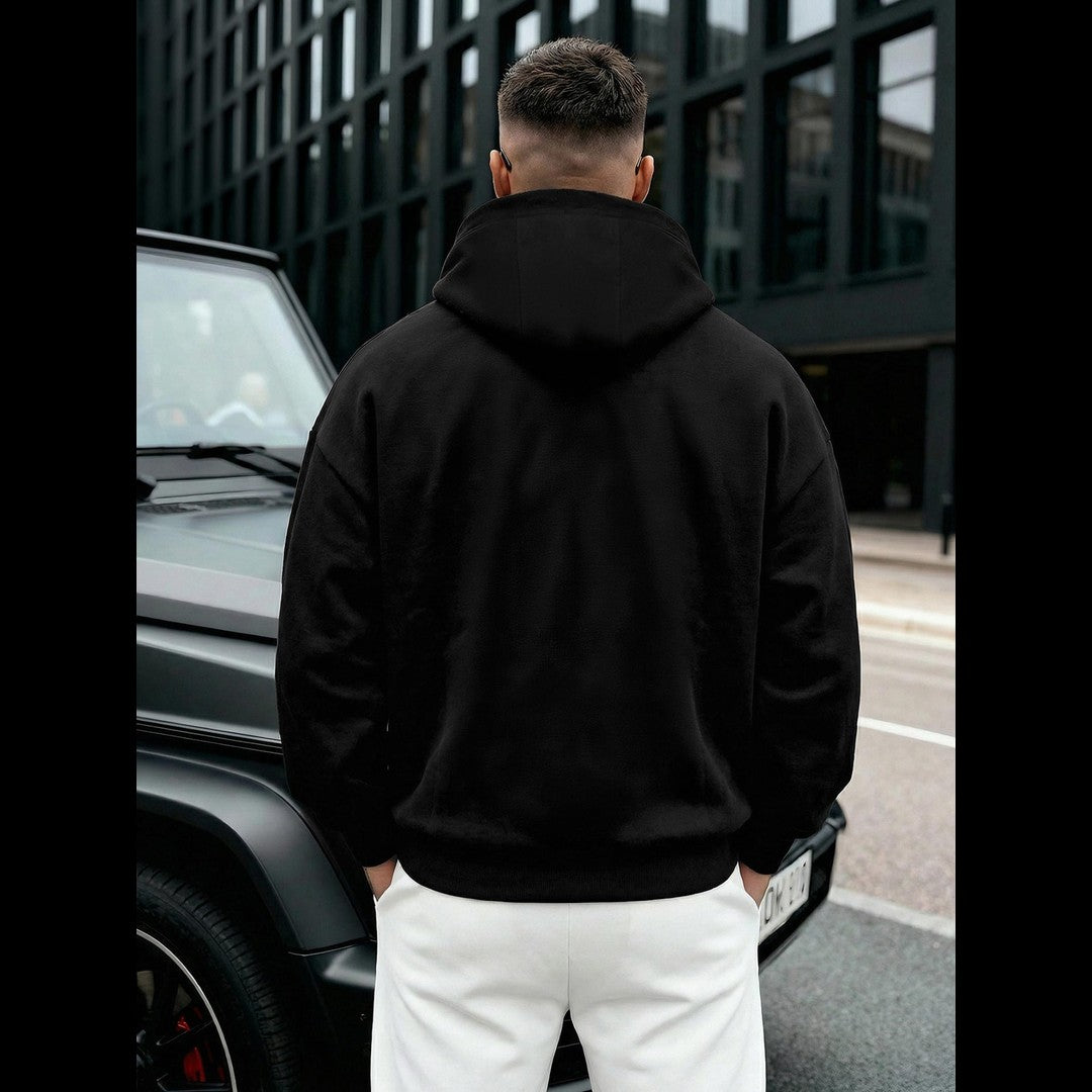 Svart hoodie herr med ton-i-ton RESPECT-tryck och känguruficka bakifrån