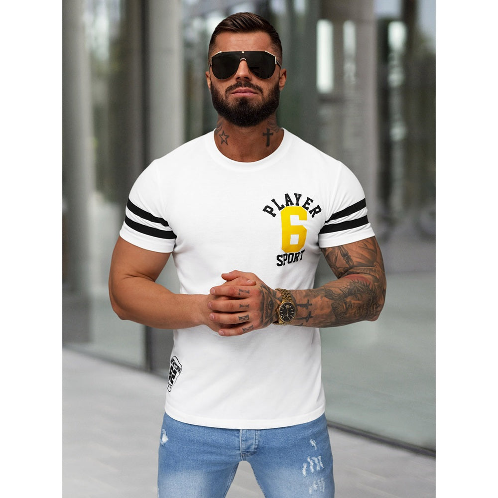 Vit Sportig T-shirt - Slim Fit Modell framifrån