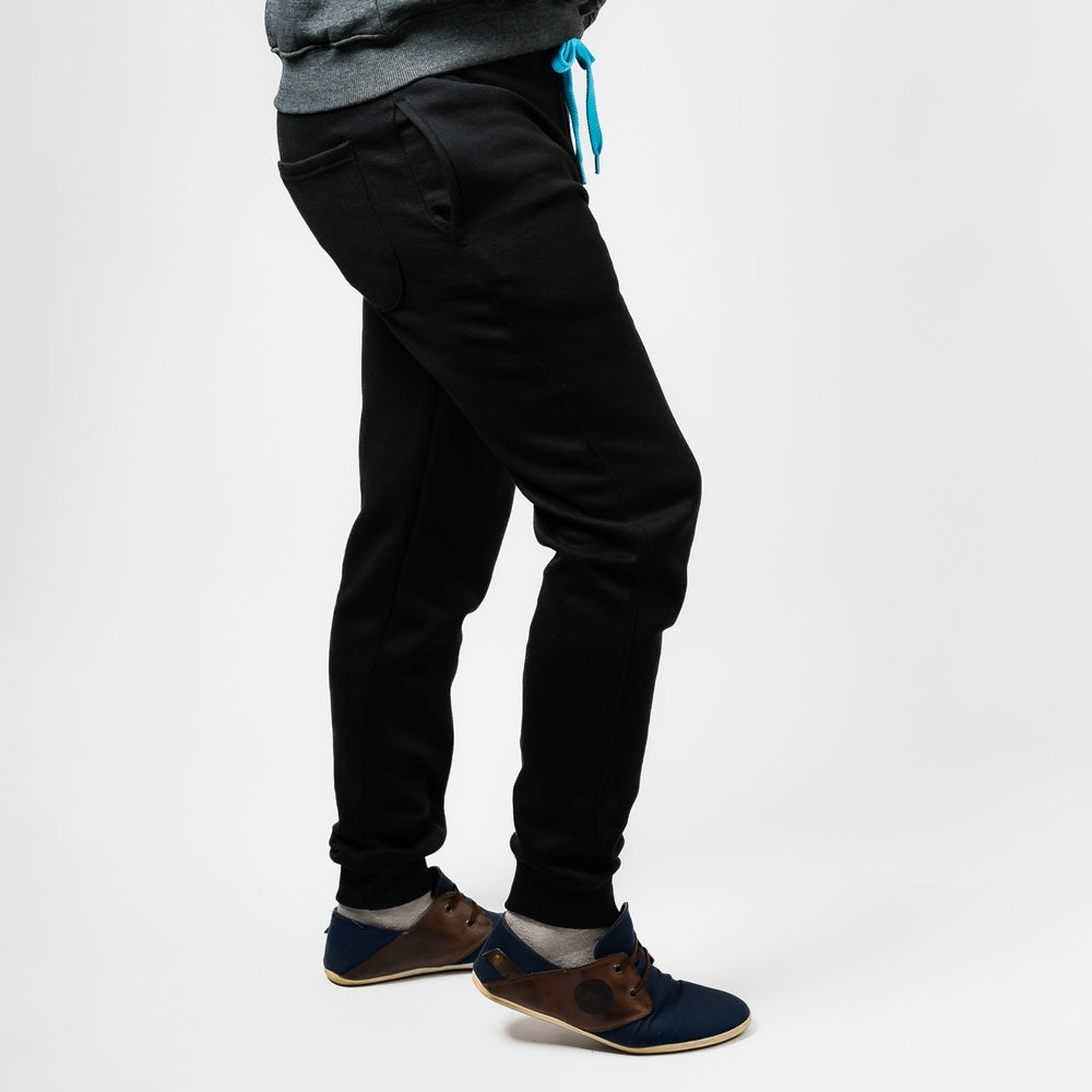 Svarta mjukisbyxor med blåa snören - Modell Stockholm JHNsport - från sidan