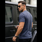 Mörkblå mönstrad t-shirt herr bakifrån i 100% bomull med kort ärm och regular fit