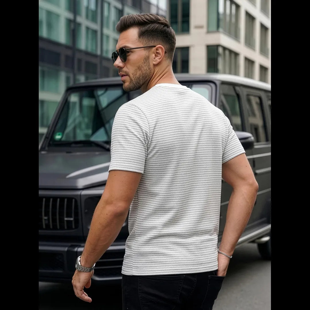 Vit mönstrad t-shirt herr bakifrån i bomull med kort ärm och modern passform