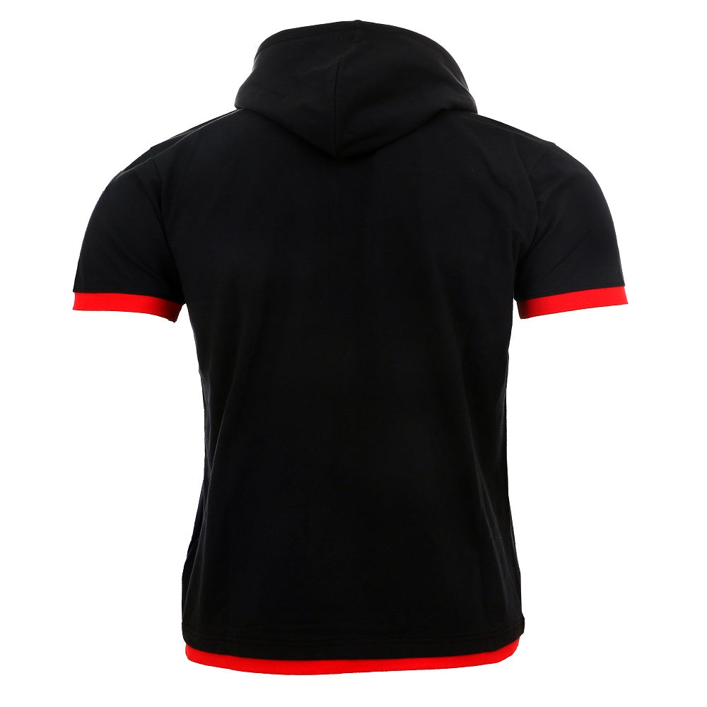 Stilren svart/röd t-shirt med luva - Modell Skultuna bakifrån