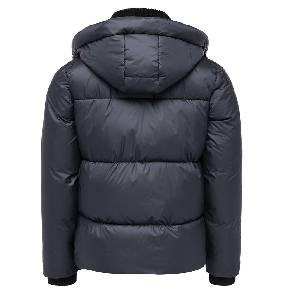 Mörkblå herr vinterjacka med huva bakifrån