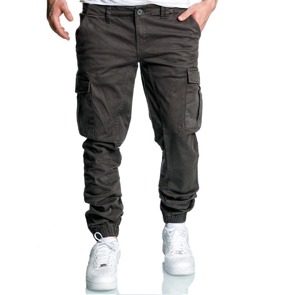 Antracitgråa Chino Joggers 499 kr - Herrbyxor med cargofickor - chinos framifrån