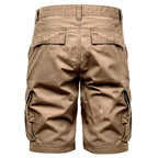 beiga cargo shorts från amaci & Sons bakifrån