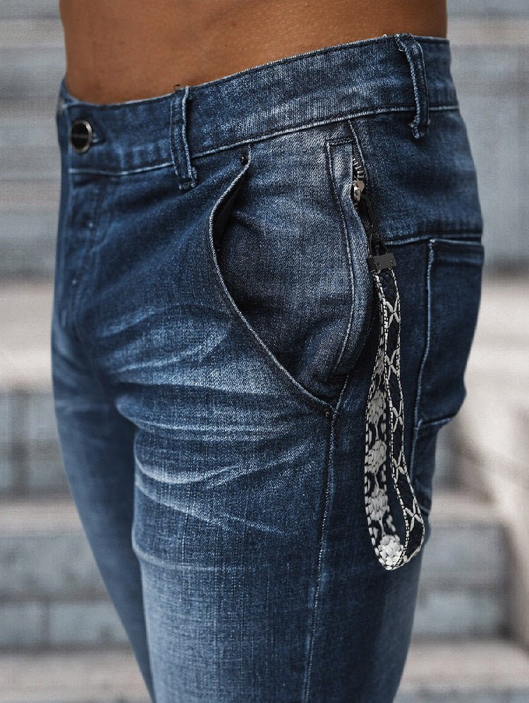 Blåa Jeans med hängsmycke - Herrjeans zoomad