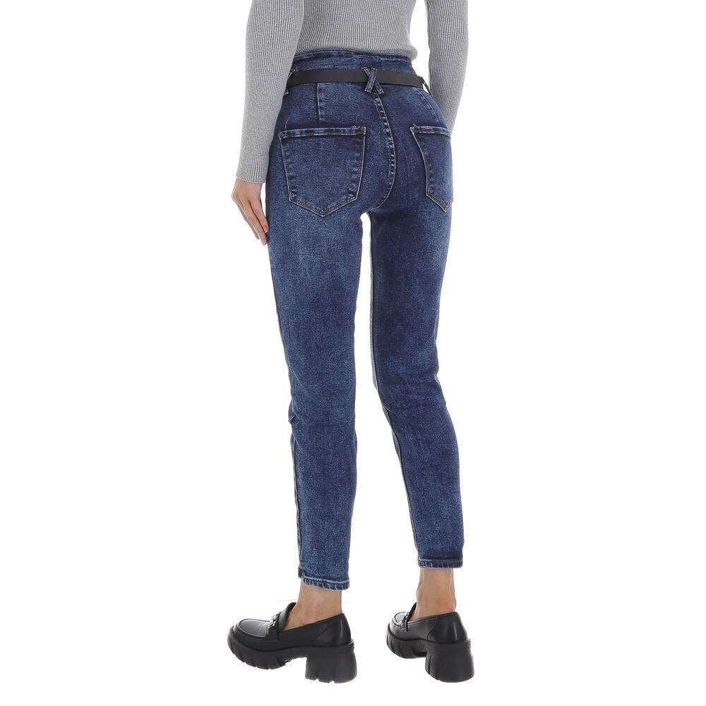 Damjeans med hög midja och bälte ingår bakifrån