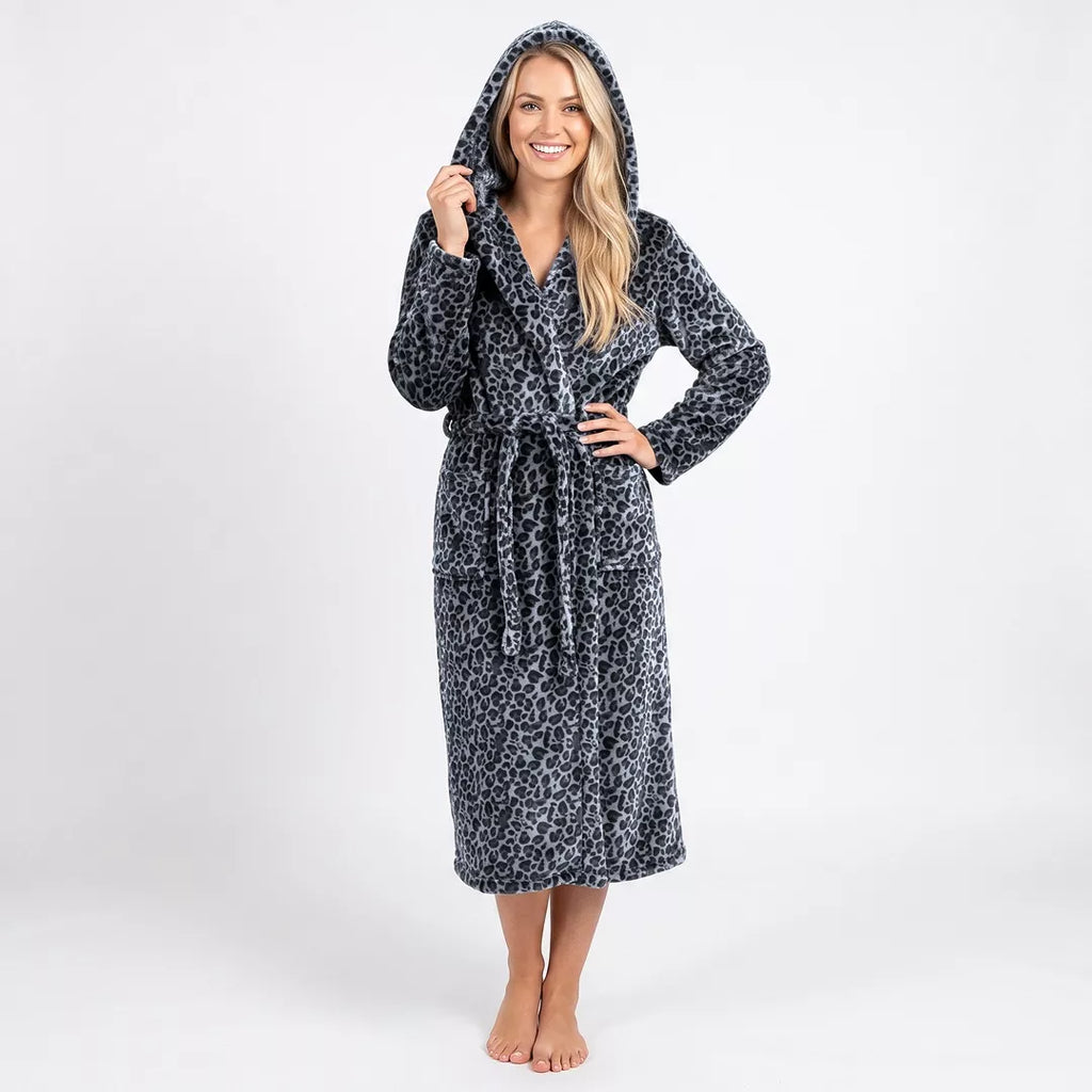 Mjuk leopard morgonrock dam i fleece med luva och knytband