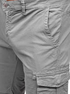Gråa cargoshorts - Herrkläder zoomad fram