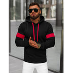 Svart Huvtröja - Hoodie med röda detaljer framifrån