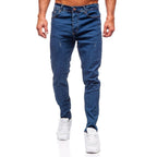 Lätt slitna herrjeans - Mörkblå regular fit framifrån