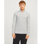 ljusgrå stickad herrtröja från Jack & Jones framifrån