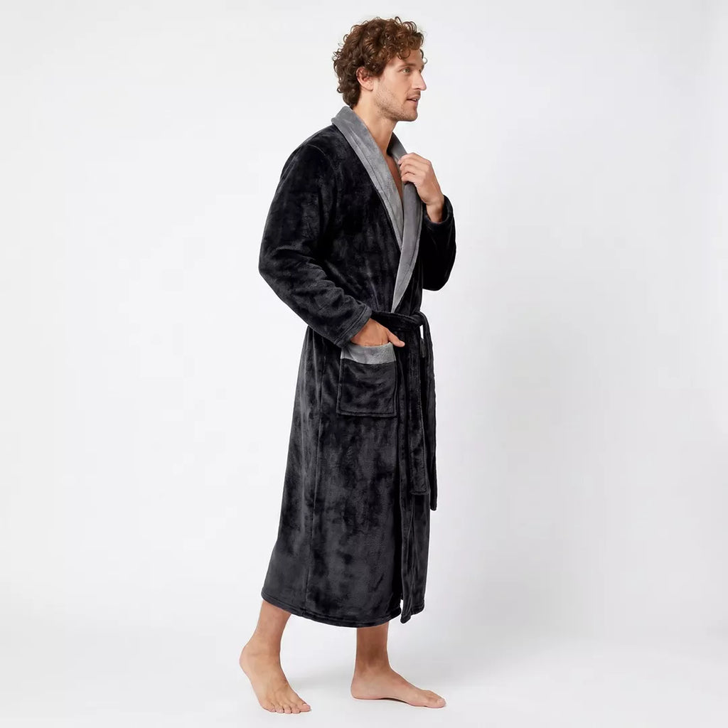 Sidovy av svart unisex morgonrock i premium coral fleece med elegant grå sjalkrage och extra lång passform från Gaubert.