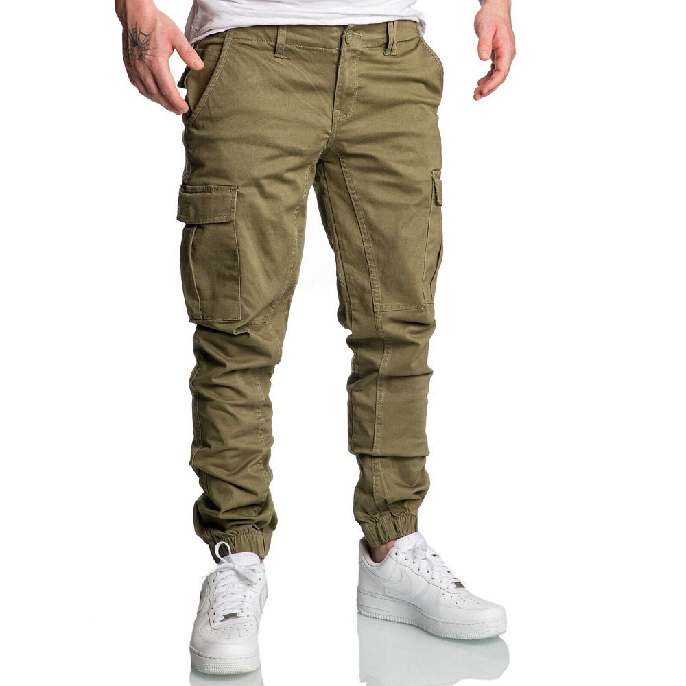 Olivgröna chino joggers 499 kr - Herrbyxor med cargofickor framifrån