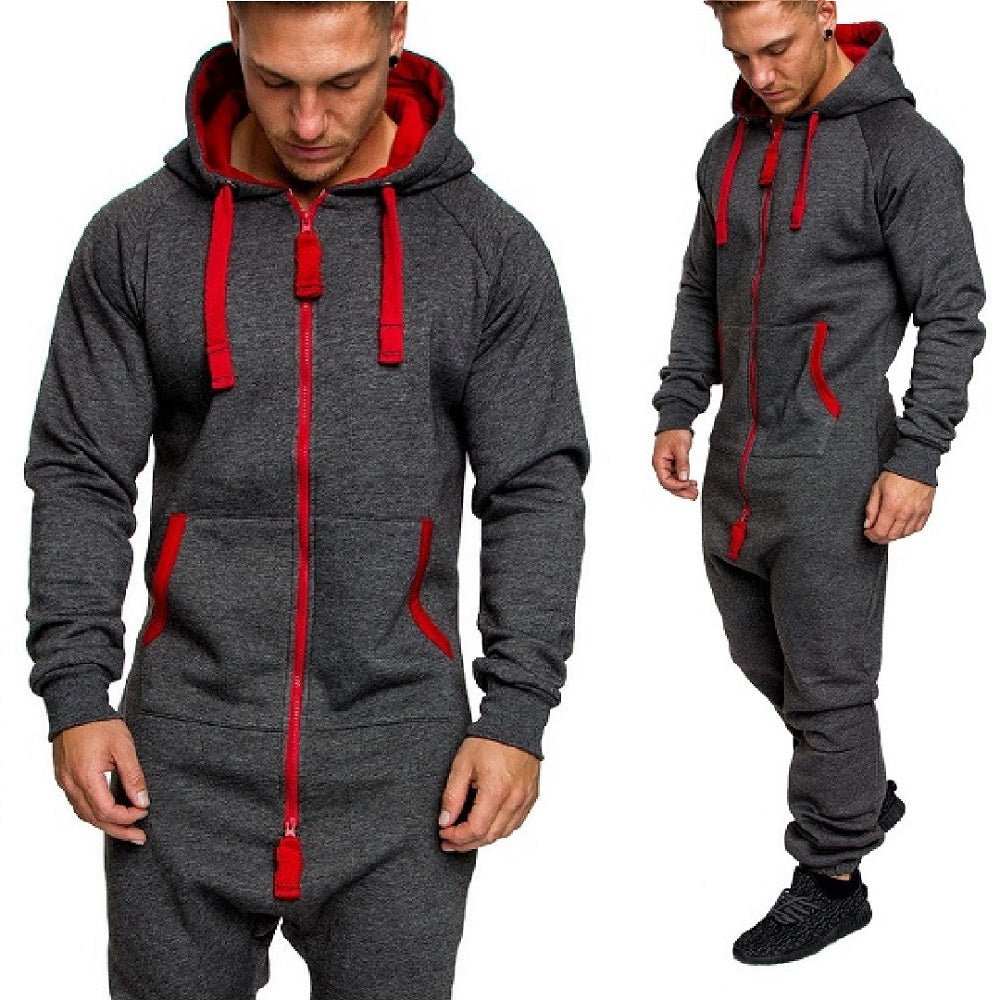Mörkgrå onesie med röda inslag, praktisk huva