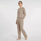 Långärmad leopardmönstrad pyjamaströja för dam i 100% bomull från Gaubert modell från sidan