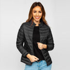 Quiltad svart damjacka 429 kr - Höstjacka dam framifrån