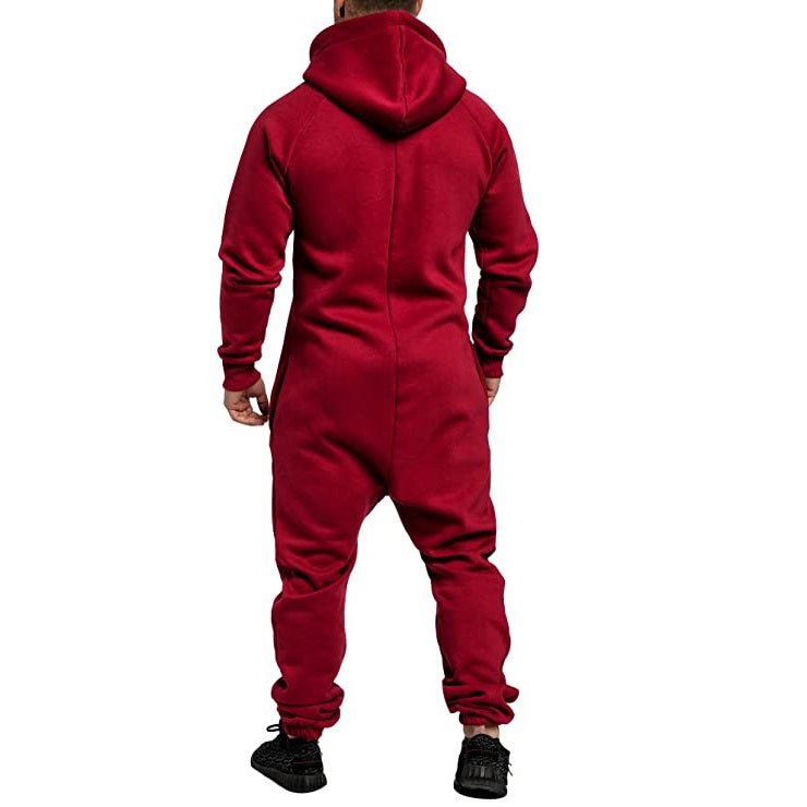 Klassisk onesie med luva 499 kr - Härlig vinröd färg bakifrån