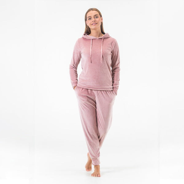 Rosa velourset dam med hoodie och byxor från Gaubert