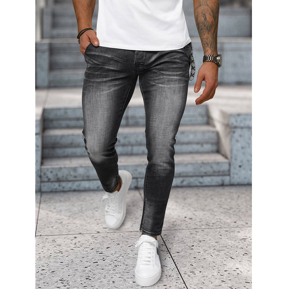 Jeans med hängsmycke - Svarta Herrjeans framifrån